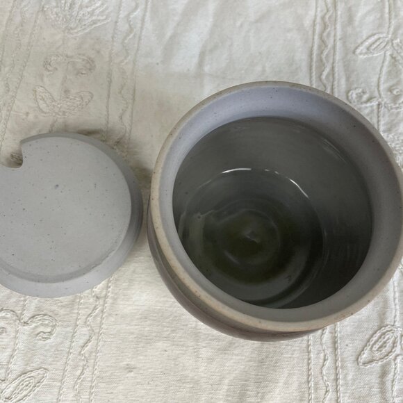 Vintage Fulham Honey Jar - Signed - Made in Canada - Picture 3 of 8